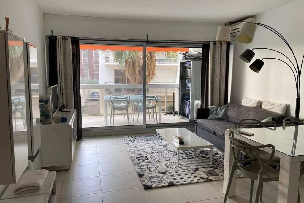App Le Rocazur Avec Piscine Et Parking En Bord De Mer A 500M Du Centre Ville Menton Ngoại thất bức ảnh